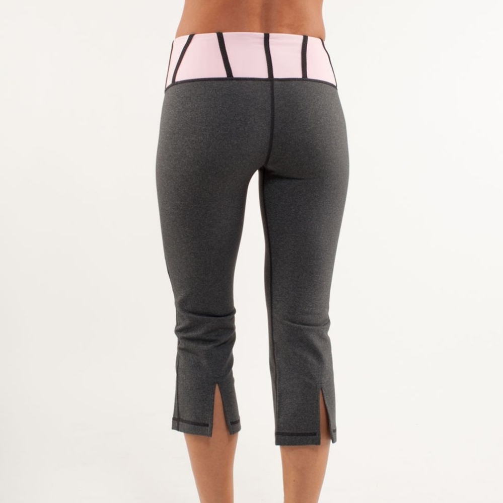 Lululemon Tadasana Slit CropHeathered Deep Coal / Pig Pink Size 4